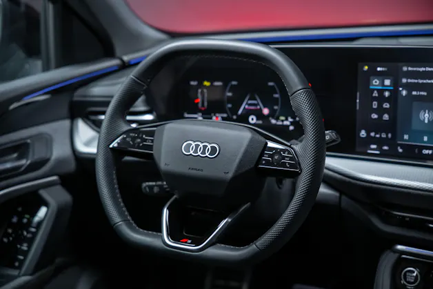 AUDI Q5 Sportback 2.0 40 TFSI S Line quattro S-Tronic / Rückfahrkamera / Sportsitze / Navi