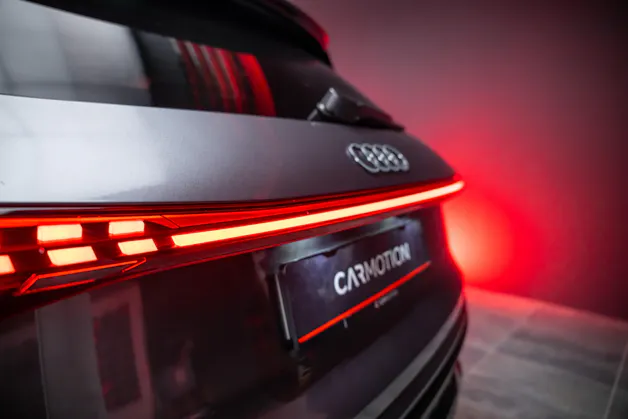 AUDI Q5 Sportback 2.0 40 TFSI S Line quattro S-Tronic / Rückfahrkamera / Sportsitze / Navi