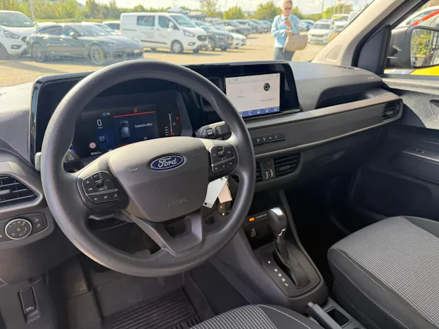 FORD Transit Courier Van 1.0 EcoBoost Trend Automat - INKL. Holzboden + 8fach bereift
