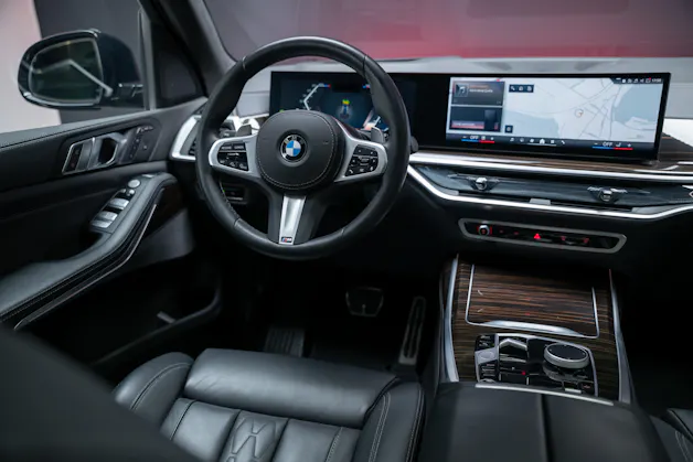 BMW X7 40d xDrive SAG M Sport / Iconic Glow / Panorama-Glasdach / 360°Kamera /