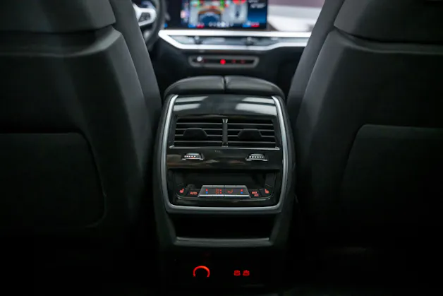 BMW X7 40d xDrive SAG M Sport / Iconic Glow / Panorama-Glasdach / 360°Kamera /