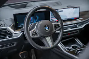 BMW X7 40d xDrive SAG M Sport / Iconic Glow / Panorama-Glasdach / 360°Kamera /