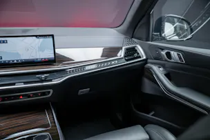 BMW X7 40d xDrive SAG M Sport / Iconic Glow / Panorama-Glasdach / 360°Kamera /