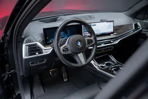 BMW X7 40d xDrive SAG M Sport / Iconic Glow / Panorama-Glasdach / 360°Kamera /
