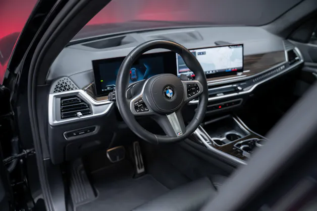 BMW X7 40d xDrive SAG M Sport / Iconic Glow / Panorama-Glasdach / 360°Kamera /