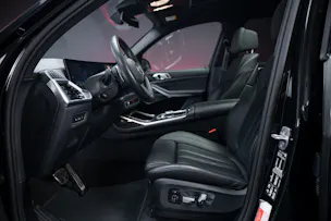 BMW X7 40d xDrive SAG M Sport / Iconic Glow / Panorama-Glasdach / 360°Kamera /