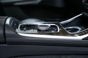 BMW X7 40d xDrive SAG M Sport / Iconic Glow / Panorama-Glasdach / 360°Kamera /