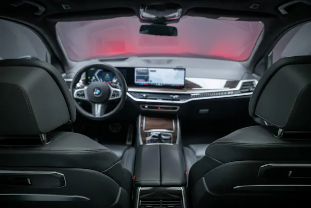 BMW X7 40d xDrive SAG M Sport / Iconic Glow / Panorama-Glasdach / 360°Kamera /