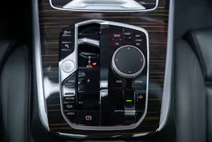 BMW X7 40d xDrive SAG M Sport / Iconic Glow / Panorama-Glasdach / 360°Kamera /