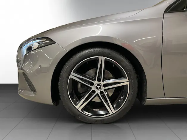 MERCEDES-BENZ A 180 Night Star