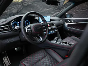 Genesis G70 2.0 TGDI Sport AT8 AWD *ALL BLACK*Werksgarantie*Lenkradheizung*Sitzbelüftung*Head-Up*