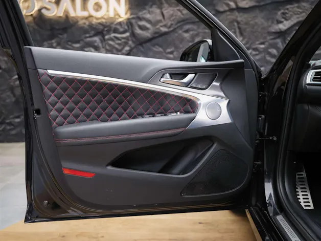Genesis G70 2.0 TGDI Sport AT8 AWD *ALL BLACK*Werksgarantie*Lenkradheizung*Sitzbelüftung*Head-Up*