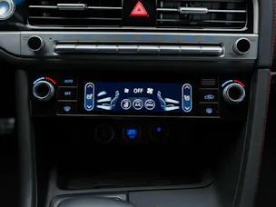 Genesis G70 2.0 TGDI Sport AT8 AWD *ALL BLACK*Werksgarantie*Lenkradheizung*Sitzbelüftung*Head-Up*