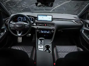 Genesis G70 2.0 TGDI Sport AT8 AWD *ALL BLACK*Werksgarantie*Lenkradheizung*Sitzbelüftung*Head-Up*