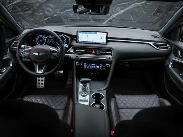 Genesis G70 2.0 TGDI Sport AT8 AWD *ALL BLACK*Werksgarantie*Lenkradheizung*Sitzbelüftung*Head-Up*