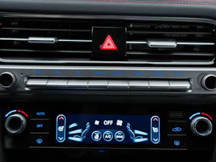 Genesis G70 2.0 TGDI Sport AT8 AWD *ALL BLACK*Werksgarantie*Lenkradheizung*Sitzbelüftung*Head-Up*