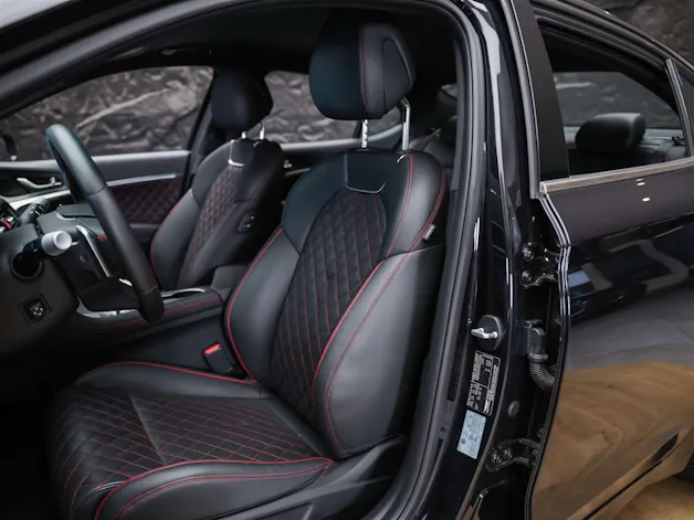 Genesis G70 2.0 TGDI Sport AT8 AWD *ALL BLACK*Werksgarantie*Lenkradheizung*Sitzbelüftung*Head-Up*