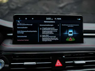 Genesis G70 2.0 TGDI Sport AT8 AWD *ALL BLACK*Werksgarantie*Lenkradheizung*Sitzbelüftung*Head-Up*