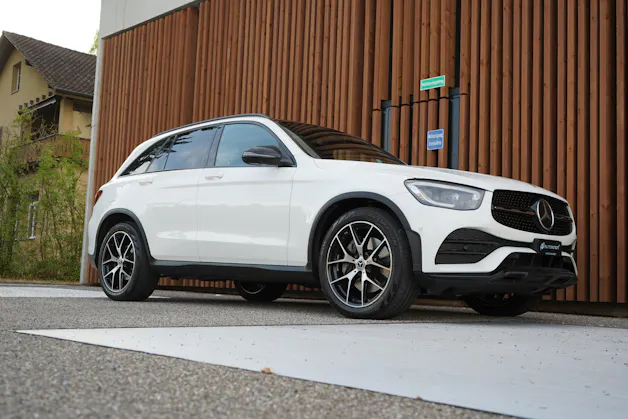 MERCEDES-BENZ GLC 300 d AMG LINE NIGHT 4MATIC 9G-TRONIC l 245 PS