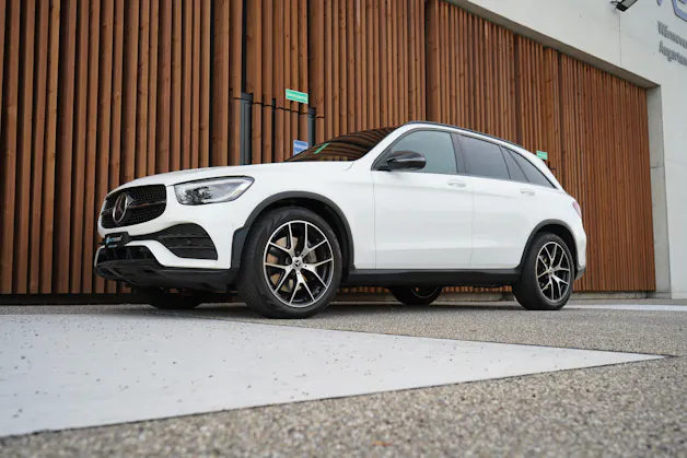 MERCEDES-BENZ GLC 300 d AMG LINE NIGHT 4MATIC 9G-TRONIC l 245 PS