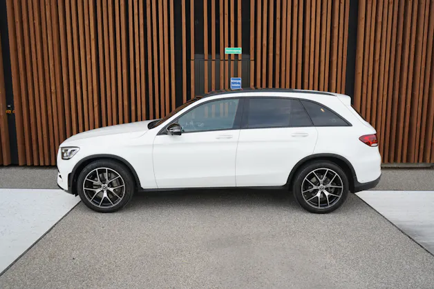 MERCEDES-BENZ GLC 300 d AMG LINE NIGHT 4MATIC 9G-TRONIC l 245 PS