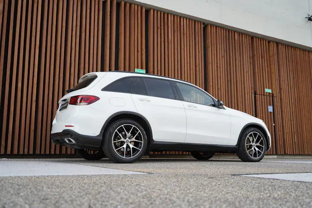 MERCEDES-BENZ GLC 300 d AMG LINE NIGHT 4MATIC 9G-TRONIC l 245 PS