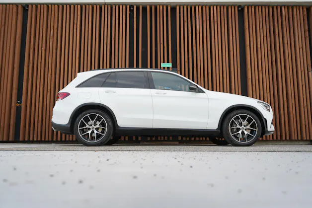 MERCEDES-BENZ GLC 300 d AMG LINE NIGHT 4MATIC 9G-TRONIC l 245 PS