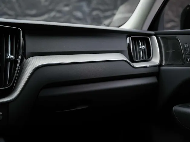 VOLVO XC60 B4 Benzin Mild Hybrid Core Geartronic *Panorama*Lenkradheizung*Harman/Kardon*