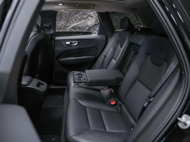 VOLVO XC60 B4 Benzin Mild Hybrid Core Geartronic *Panorama*Lenkradheizung*Harman/Kardon*