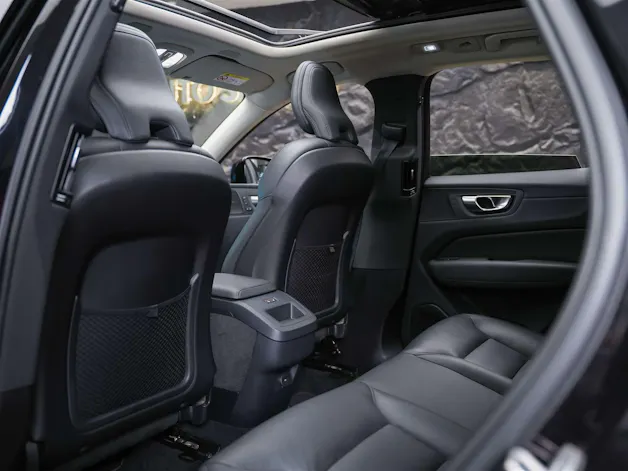 VOLVO XC60 B4 Benzin Mild Hybrid Core Geartronic *Panorama*Lenkradheizung*Harman/Kardon*