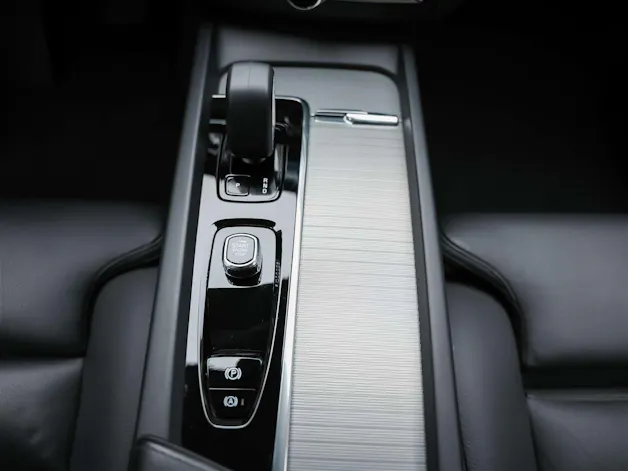 VOLVO XC60 B4 Benzin Mild Hybrid Core Geartronic *Panorama*Lenkradheizung*Harman/Kardon*