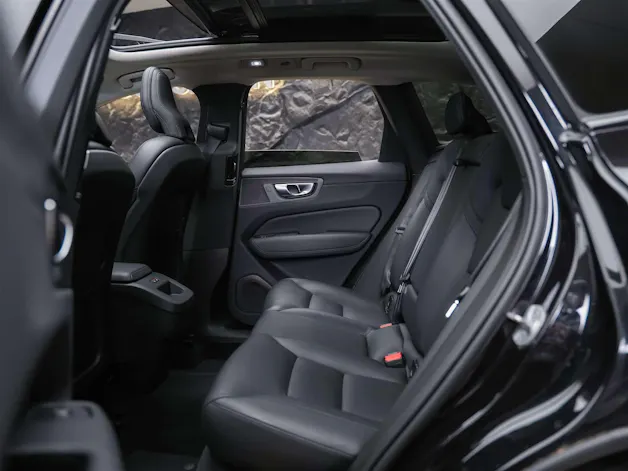 VOLVO XC60 B4 Benzin Mild Hybrid Core Geartronic *Panorama*Lenkradheizung*Harman/Kardon*