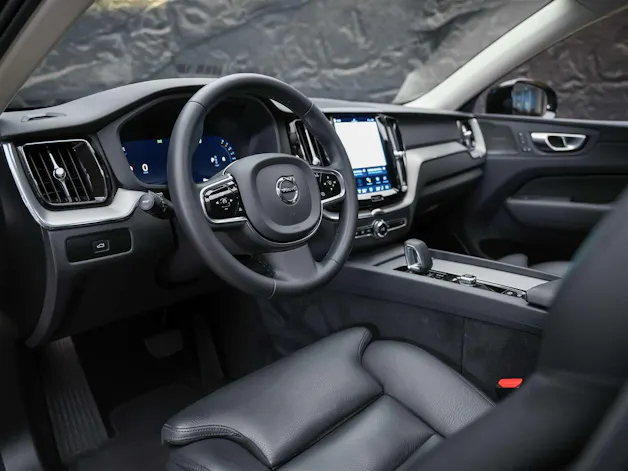 VOLVO XC60 B4 Benzin Mild Hybrid Core Geartronic *Panorama*Lenkradheizung*Harman/Kardon*