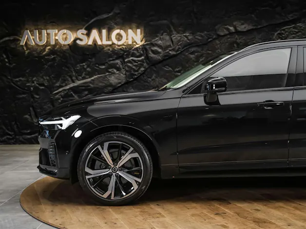 VOLVO XC60 B4 Benzin Mild Hybrid Core Geartronic *Panorama*Lenkradheizung*Harman/Kardon*