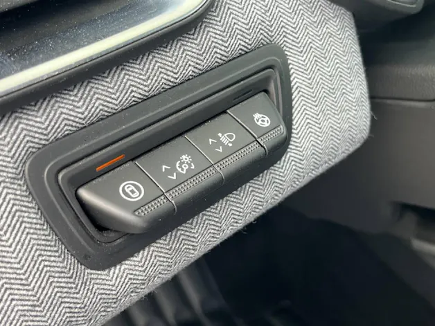 RENAULT Clio 1.6 E-Tech techno