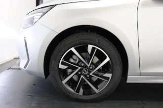 https://vehicle.imgix.net/4483555/2fc9b6aa-501d-457e-afbf-a03d074d5e04.JPG