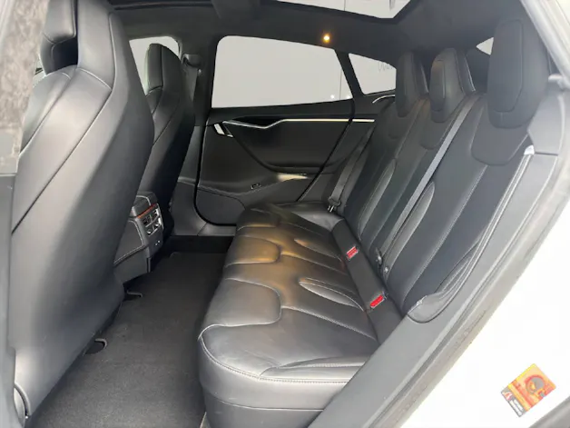 Tesla Model S 90 D