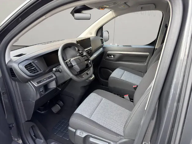 PEUGEOT Traveller Standard 2.2 BlueHDi 180 Family Edition S/S