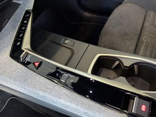 PEUGEOT 5008 1.2 Hybrid GT Exclusive