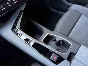PEUGEOT 3008 e-Allure Premium AWD