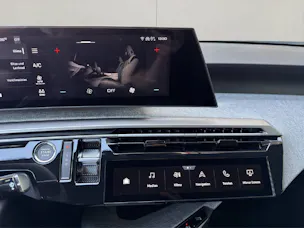PEUGEOT 3008 e-Allure Premium AWD