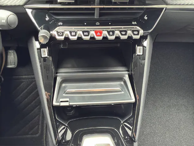 PEUGEOT 208 1.2 Hybrid Allure Ersatzwagen