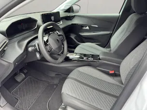 PEUGEOT 208 1.2 Hybrid Allure Ersatzwagen