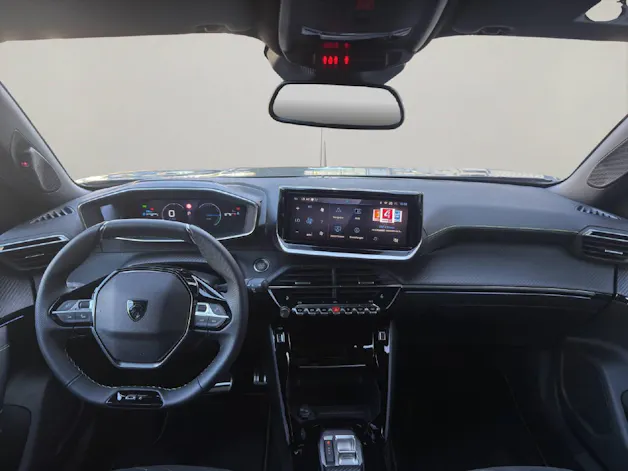PEUGEOT 2008 1.2 Hybrid 145 GT