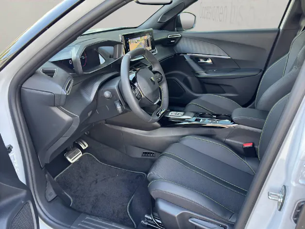 PEUGEOT 2008 1.2 Hybrid 145 GT