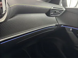 PEUGEOT 2008 1.2 Hybrid 145 GT
