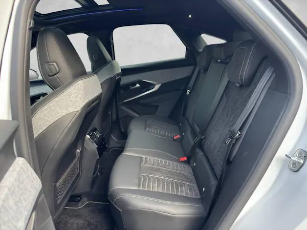 PEUGEOT 3008 1.2 Hybrid GT Exclusive