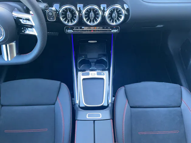 MERCEDES-BENZ GLA-Klasse H247 GLA 250 Swiss Star AMG Line 4matic
