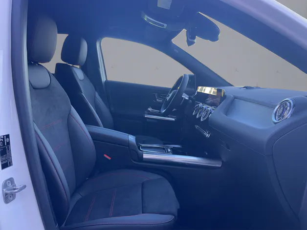 MERCEDES-BENZ GLA-Klasse H247 GLA 250 Swiss Star AMG Line 4matic
