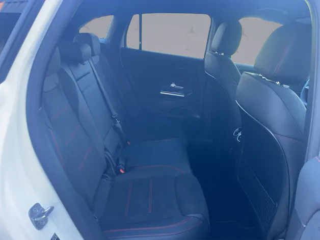 MERCEDES-BENZ GLA-Klasse H247 GLA 250 Swiss Star AMG Line 4matic